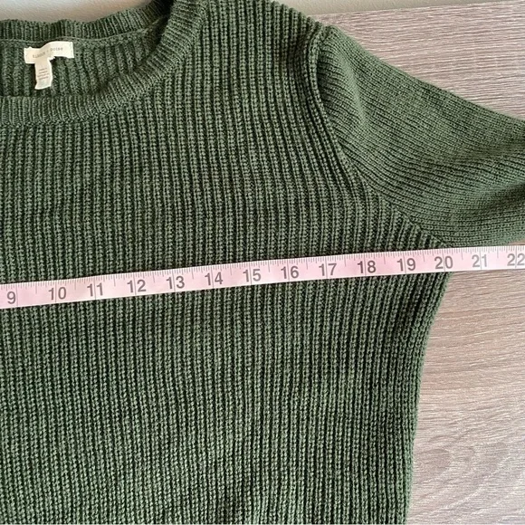 SILENCE + Noise Urban outfitters Olive green bell sleeve cropped crew sweater - Picture 11 of 12